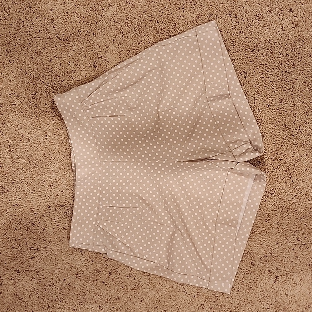 New York & Co high waisted tan polka dot shorts size 2